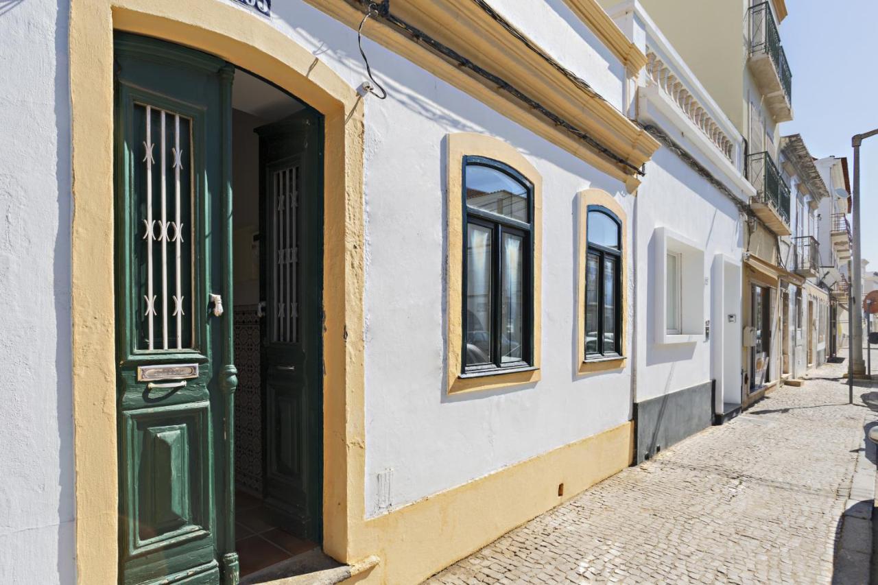 Casa Lopes, Moradia Tradicional para Férias no Centro Histórico de Tavira Esterno foto
